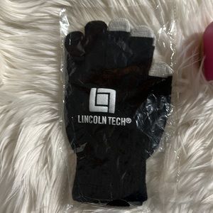 Warm Lincoln Tech Black Tech Gloves